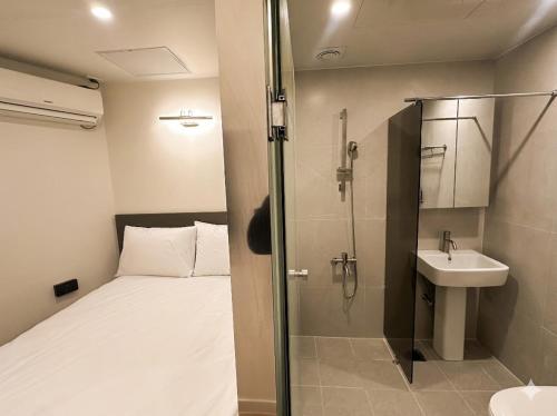 A bathroom at Hotel CF