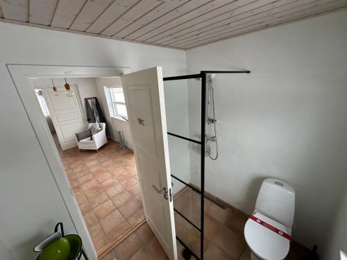 Un baño de Guesthouse Villa Sønderklit