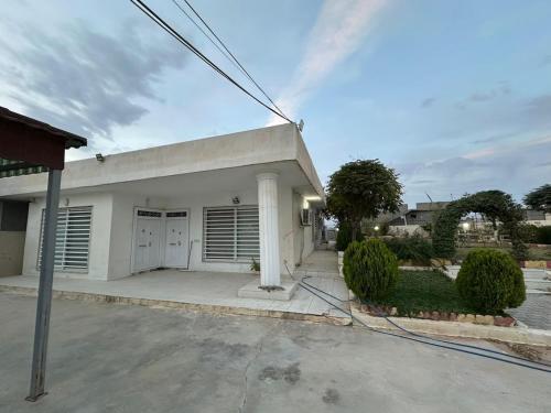 Spacious 500 sqm Garden Home with Parking in Erbil