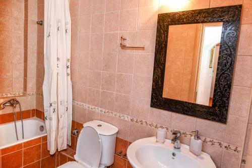 Bilik mandi di Olympia Villas
