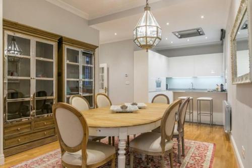 Amplio y Confortable en el Casco Viejo con Parking Privado