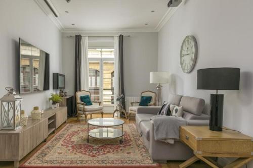 Amplio y Confortable en el Casco Viejo con Parking Privado