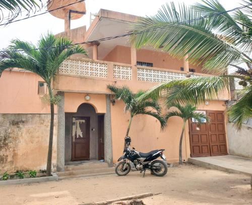 Το κτήριο όπου στεγάζεται  το διαμέρισμα