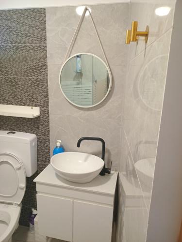 Ένα μπάνιο στο דור