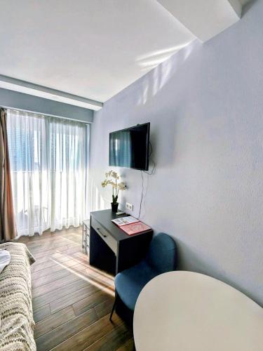 TV/trung tâm giải trí tại BlueSky in Alliance Palace