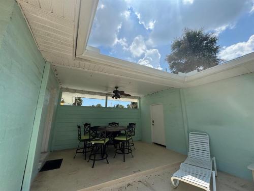 Galería fotográfica de Updated Home Steps to Daytona Beach en Daytona Beach