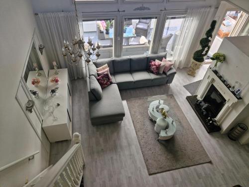 Χώρος καθιστικού στο Luxury apartment on the riverside In Rovaniemi