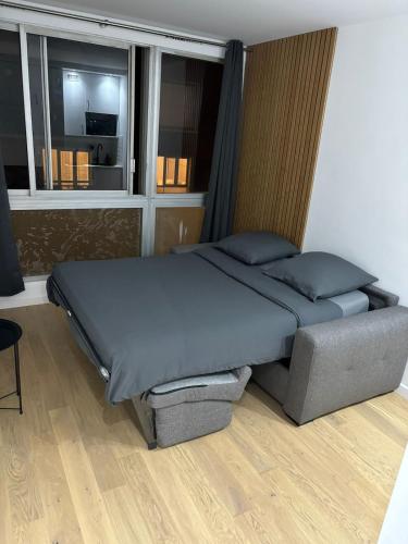 Bright Apartment in Paris Convention and Paris Expo