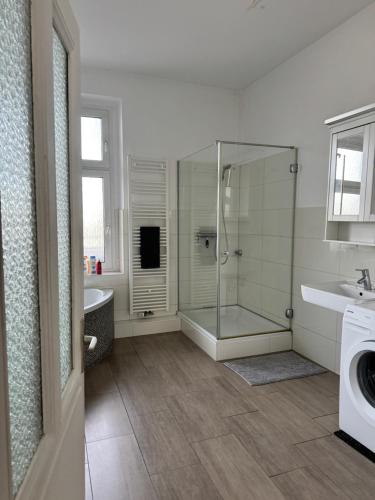 Koupelna v ubytování Schöne 3-Zimmer Wohnung im Herzen von Wuppertal