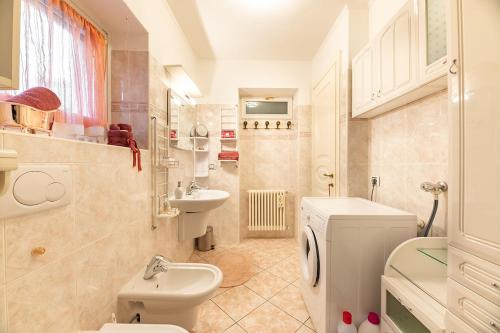 Koupelna v ubytování The Lantern Lake View Apartment