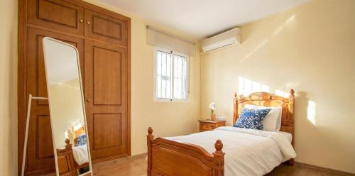 Spacious 2 bedroom apt in the heart of Triana