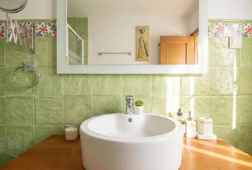 Spacious 2 bedroom apt in the heart of Triana