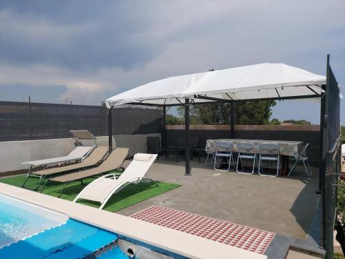 Swimmingpoolen hos eller tæt på Giardino d'Estate - Villa con piscina