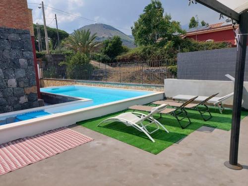 Swimmingpoolen hos eller tæt på Giardino d'Estate - Villa con piscina