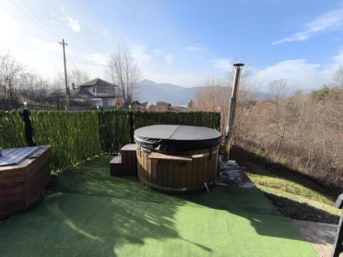 Fotografie z fotogalerie ubytování Cabana de lemn Lacul Bicaz v destinaci Hangul