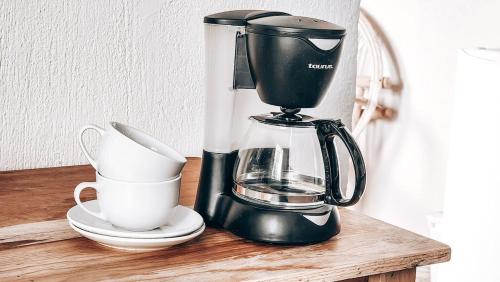 Παροχές για τσάι/καφέ στο Updated Designer Bungalow