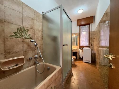 Ένα μπάνιο στο Villa Sant'Antonio Suite