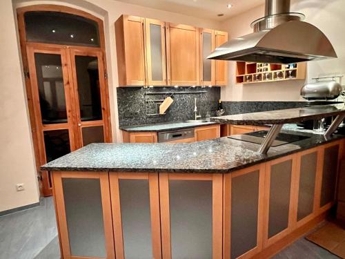 Kuchyň nebo kuchyňský kout v ubytování Luxus-Ferienwohnung in der Sternkopf-Engel-Villa