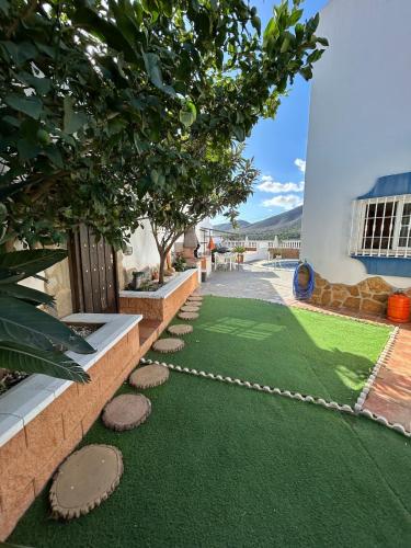 Villa FAMARA CASA EN MALAGA CERCA DE PLAYA Y AEROPUERTO HASTA 10 PERSONAS CON PISCINA PRIVADA