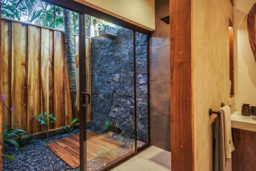 Baðherbergi á Wabi Sabi Villa