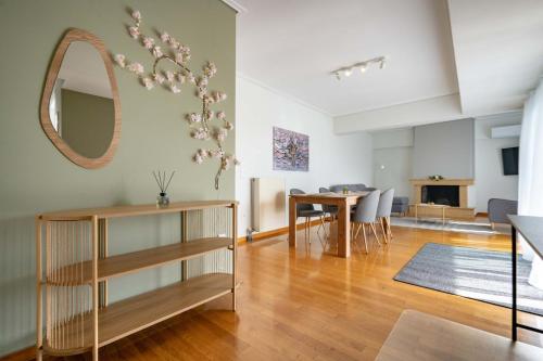 Sunlit Terrace 3BR Apartment - Tavros by ΜΡS