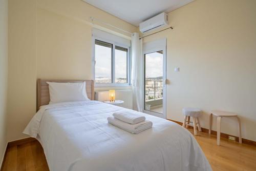 Sunlit Terrace 3BR Apartment - Tavros by ΜΡS