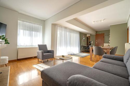 Sunlit Terrace 3BR Apartment - Tavros by ΜΡS