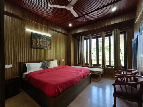 Una cama o camas en una habitación de Casa Arhan 2-3-4-7-12 BHK Luxury Penthouse