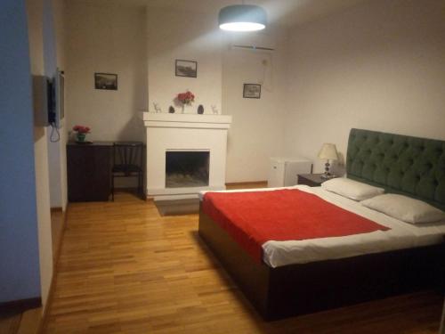 Ένα ή περισσότερα κρεβάτια σε δωμάτιο στο Hotel white balcony