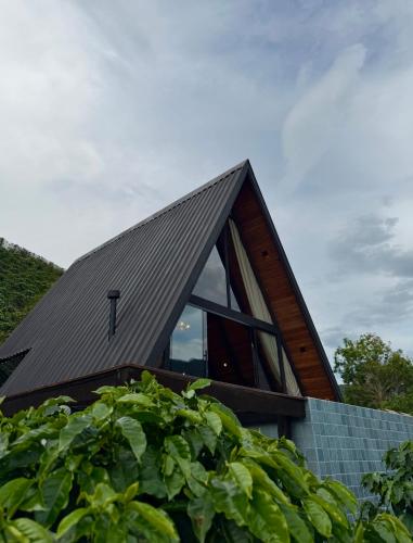 Budova, kde se chata nachází