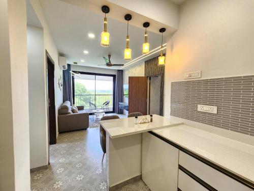 Φωτογραφία από το άλμπουμ του Luxury 2BHK Nature Retreat in Candolim with Pool Access, Nature Views & Fully Equipped Kitchen σε Candolim