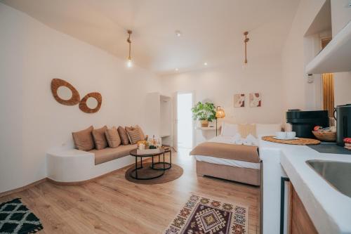 Khu vực ghế ngồi tại Fireplace Escape