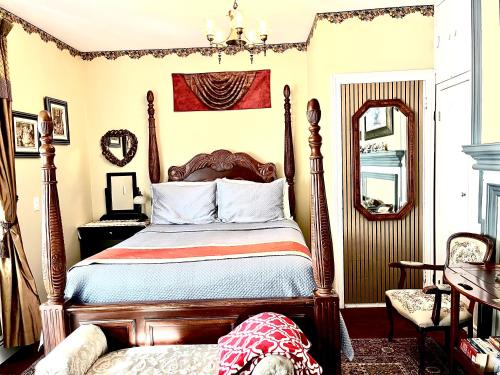 Ένα ή περισσότερα κρεβάτια σε δωμάτιο στο Barkerhouse 2# unit-heart of oldtown