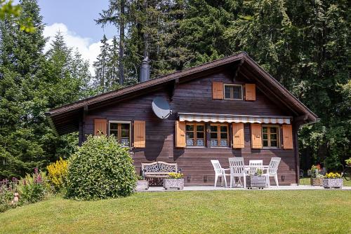 Κήπος έξω από το Le Petit Mayen