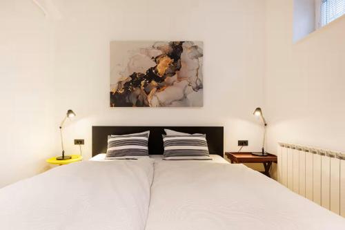 Fully Renovated Private Swanky Ribnjak Apartment
