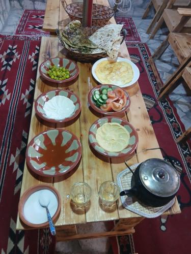 Jídlo v penzionu nebo okolí