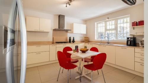 Villa Lagoon by Oazure