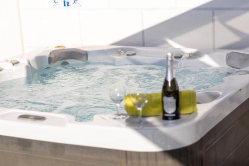 Imagine din galeria proprietății Beautiful Holiday Home "Villa Luka" în Kaštel Štafilić