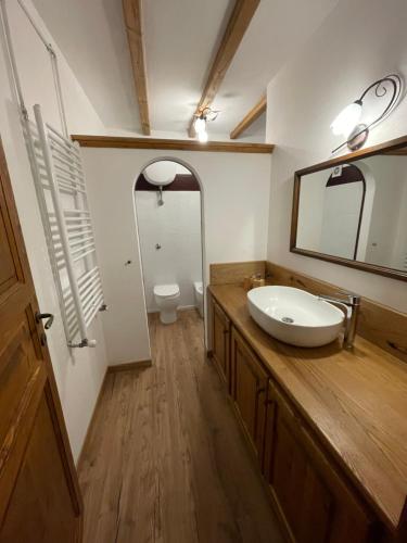 Ένα μπάνιο στο La casa di Haka