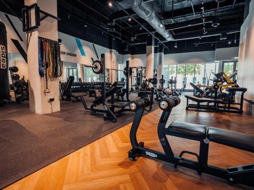 Spordikeskus ja/või sportimisvõimalused majutusasutuses Vista Luxury Home With Parking