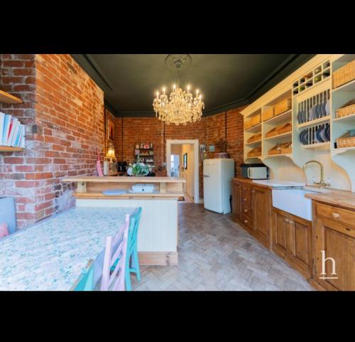 Billede fra billedgalleriet på Boutique home by the beach i West Kirby