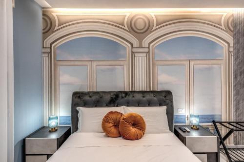 Sanità Naples Central Grand Apartment for 10 Guest