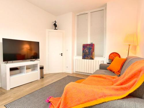 Cozy Latin Quarter Stay near the Seine & Metro & For 4 N6-10