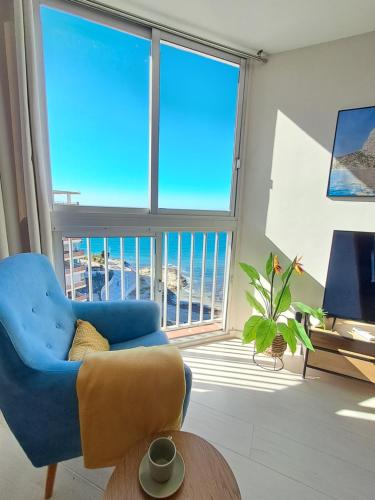 Blue armchair with sea view Apartment in Calpe