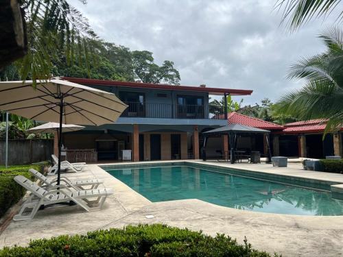 Bazén v ubytování Casa Lapa Herradura nebo v jeho okolí