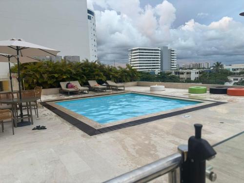 Bassein majutusasutuses Beach Veronica Luxury Ocean View Apartment või selle lähedal