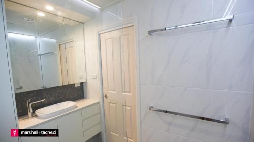 Koupelna v ubytování Aberdeen 2 - 112 Lamont Street- Across from river,