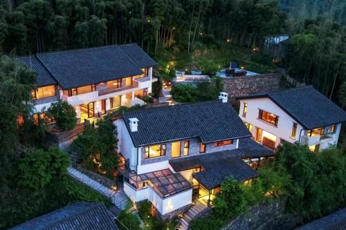 Το κτήριο όπου στεγάζεται  το ξενοδοχείο