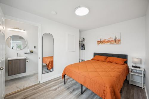 Una cama o camas en una habitación de ModPod 4