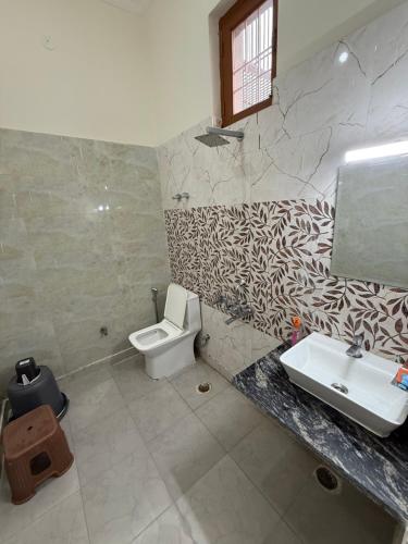 Koupelna v ubytování The Havenwood Inn, Luxury Villa with Park View